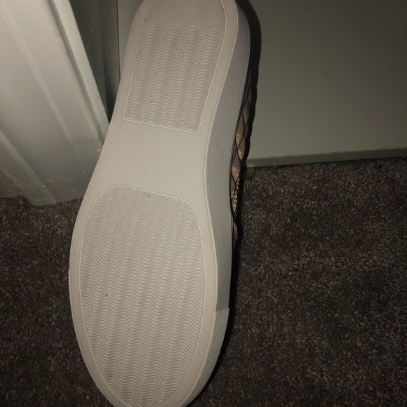 Steve Madden slip-ons - Picture 3 of 3